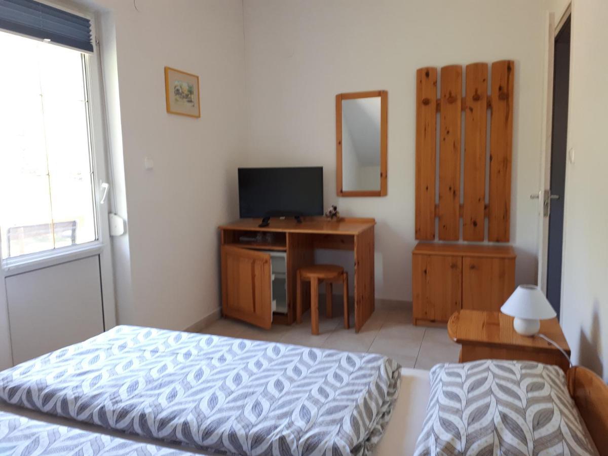 Balatonszárszó Borkuti Panzio Es Apartman מראה חיצוני תמונה