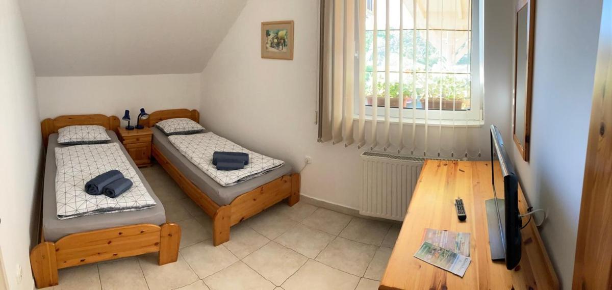 Balatonszárszó Borkuti Panzio Es Apartman מראה חיצוני תמונה