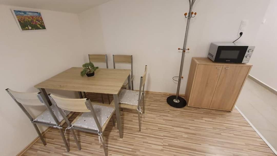 Balatonszárszó Borkuti Panzio Es Apartman מראה חיצוני תמונה